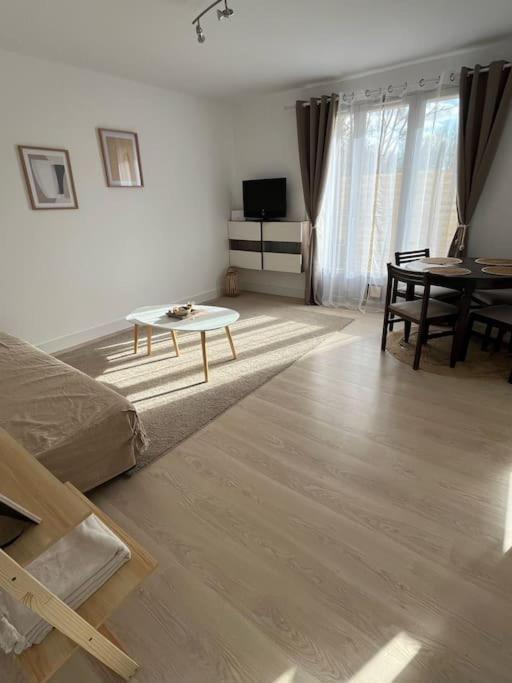 Petite Maison Cosy En Campagne Neuilly  Екстер'єр фото